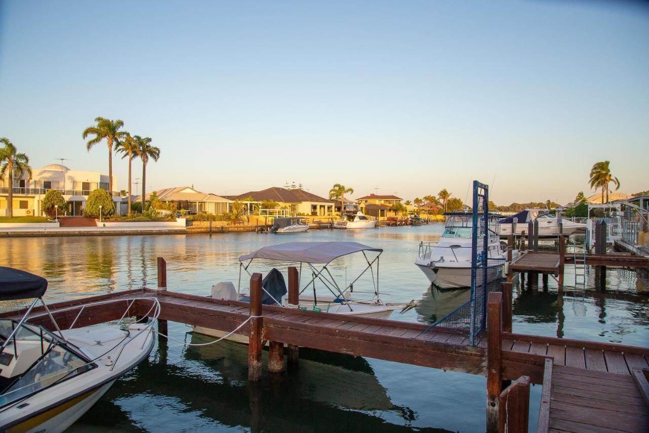 Вилла Waterside Canal Dreams Манджера Экстерьер фото